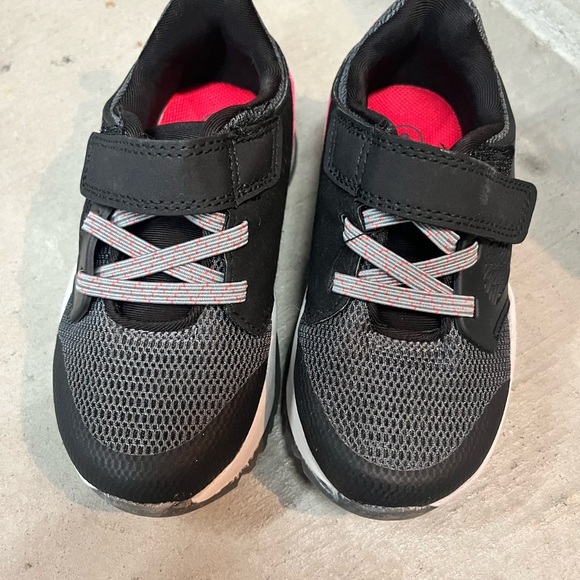 Cat and Jack very good condition, minor wear. - Picture 2 of 4